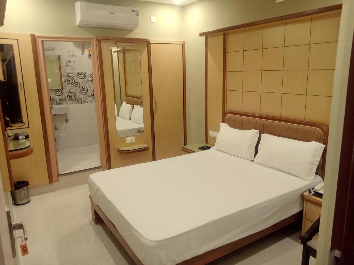 Hotel Shri Gourav Биканер Екстериор снимка