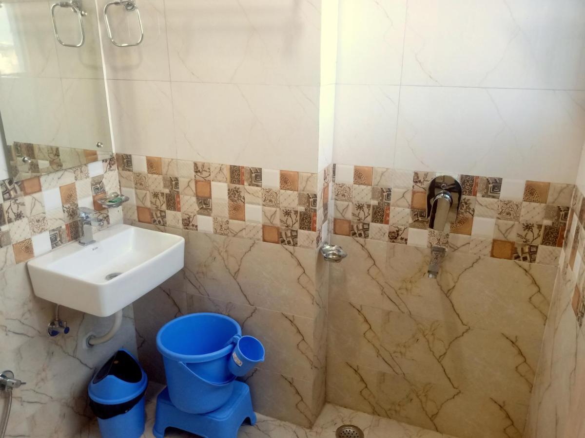 Hotel Shri Gourav Биканер Екстериор снимка
