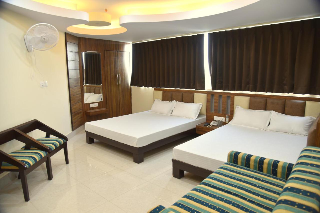 Hotel Shri Gourav Биканер Екстериор снимка