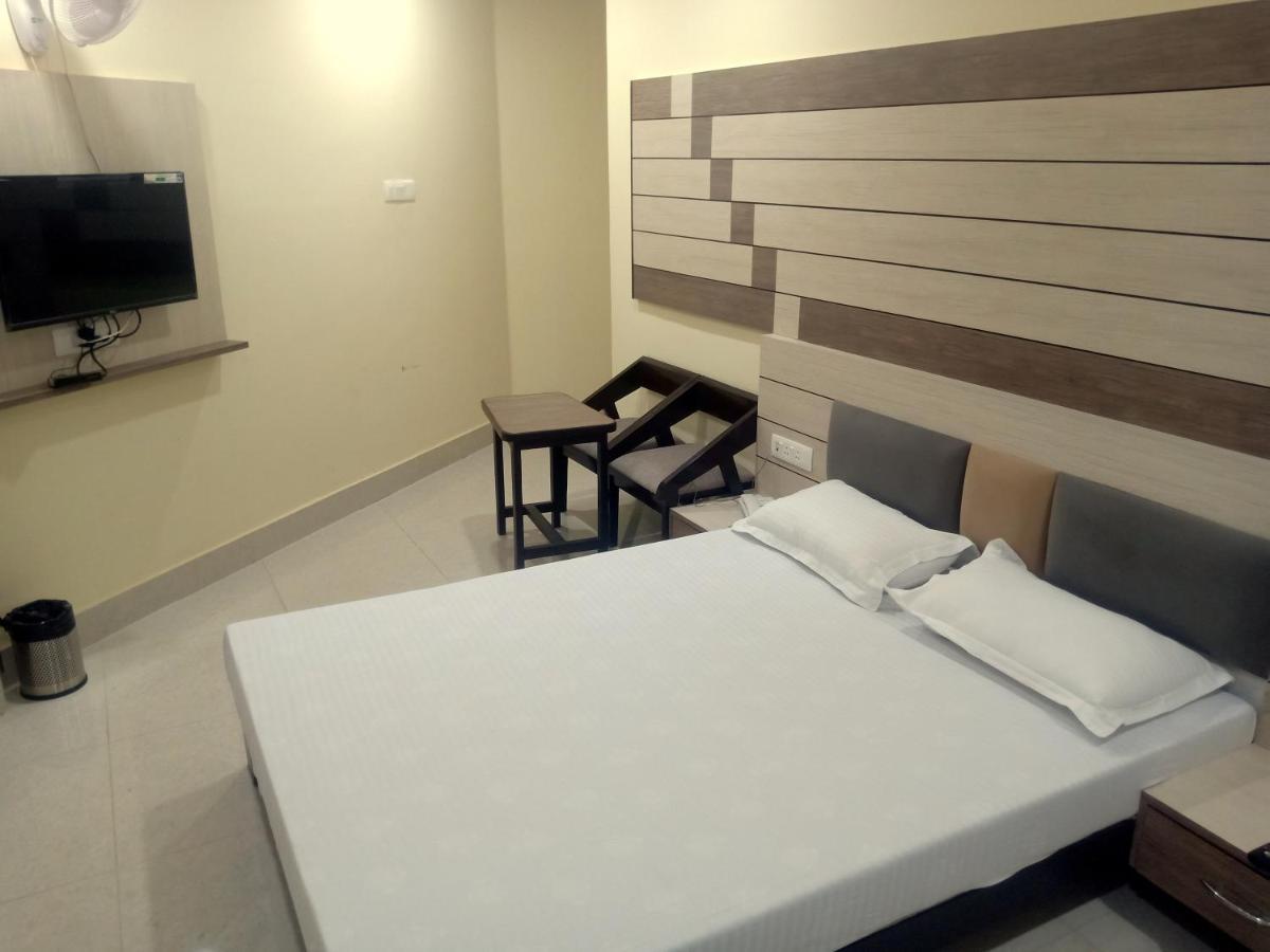 Hotel Shri Gourav Биканер Екстериор снимка