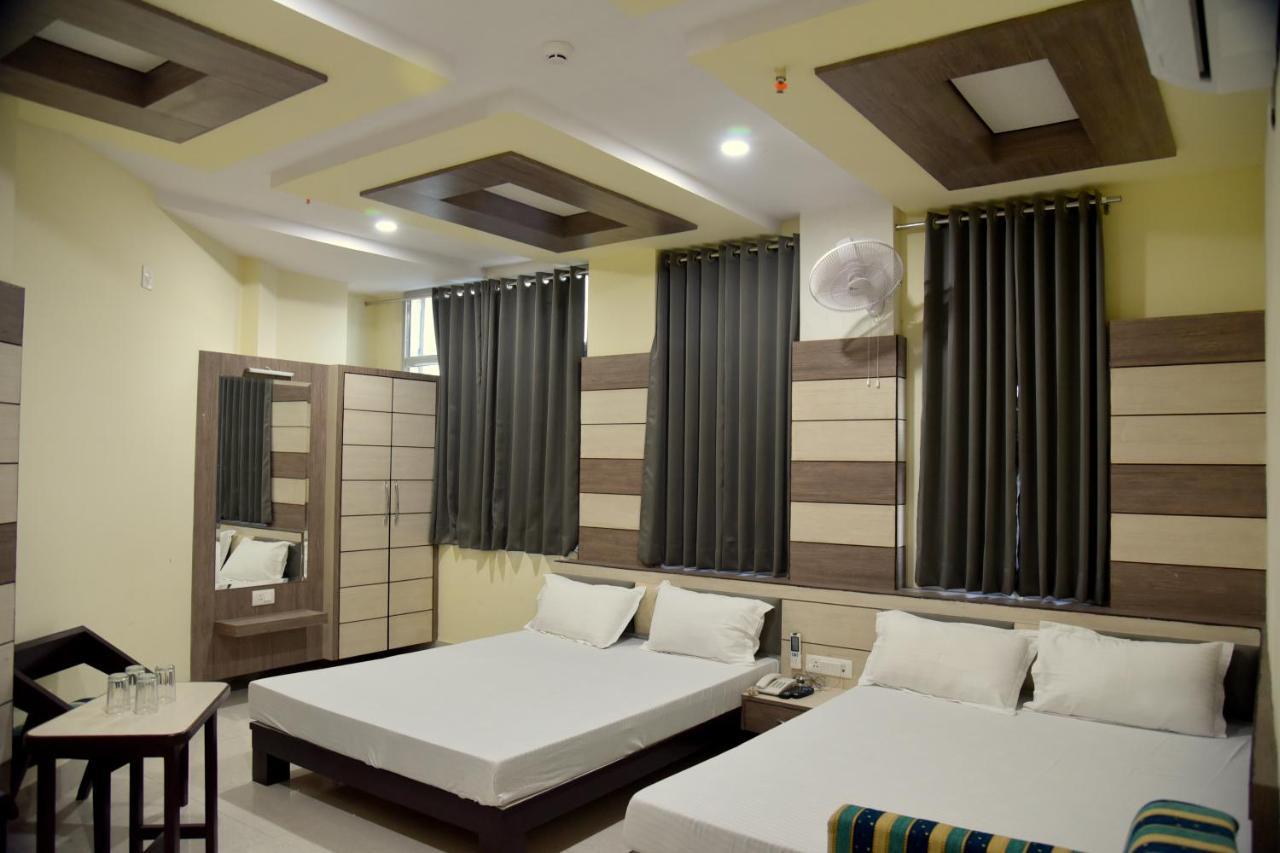 Hotel Shri Gourav Биканер Екстериор снимка