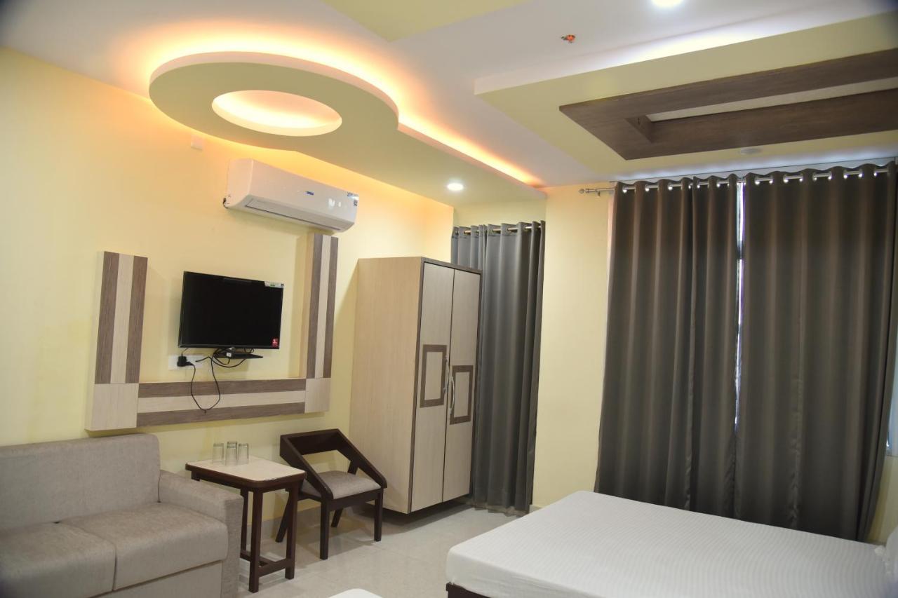 Hotel Shri Gourav Биканер Екстериор снимка